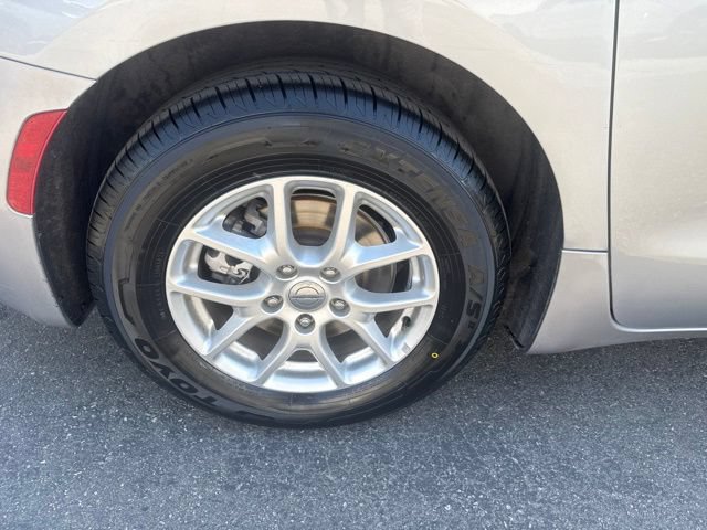 Used 2021 Chrysler Pacifica Touring-L FWD image 32