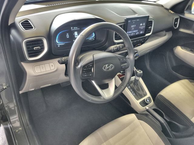 Used 2025 Hyundai Venue SEL image 14
