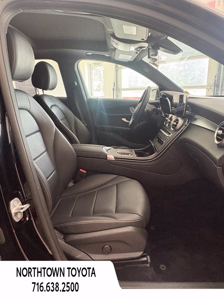 Used 2021 Mercedes-Benz GLC 300 4MATIC image 12