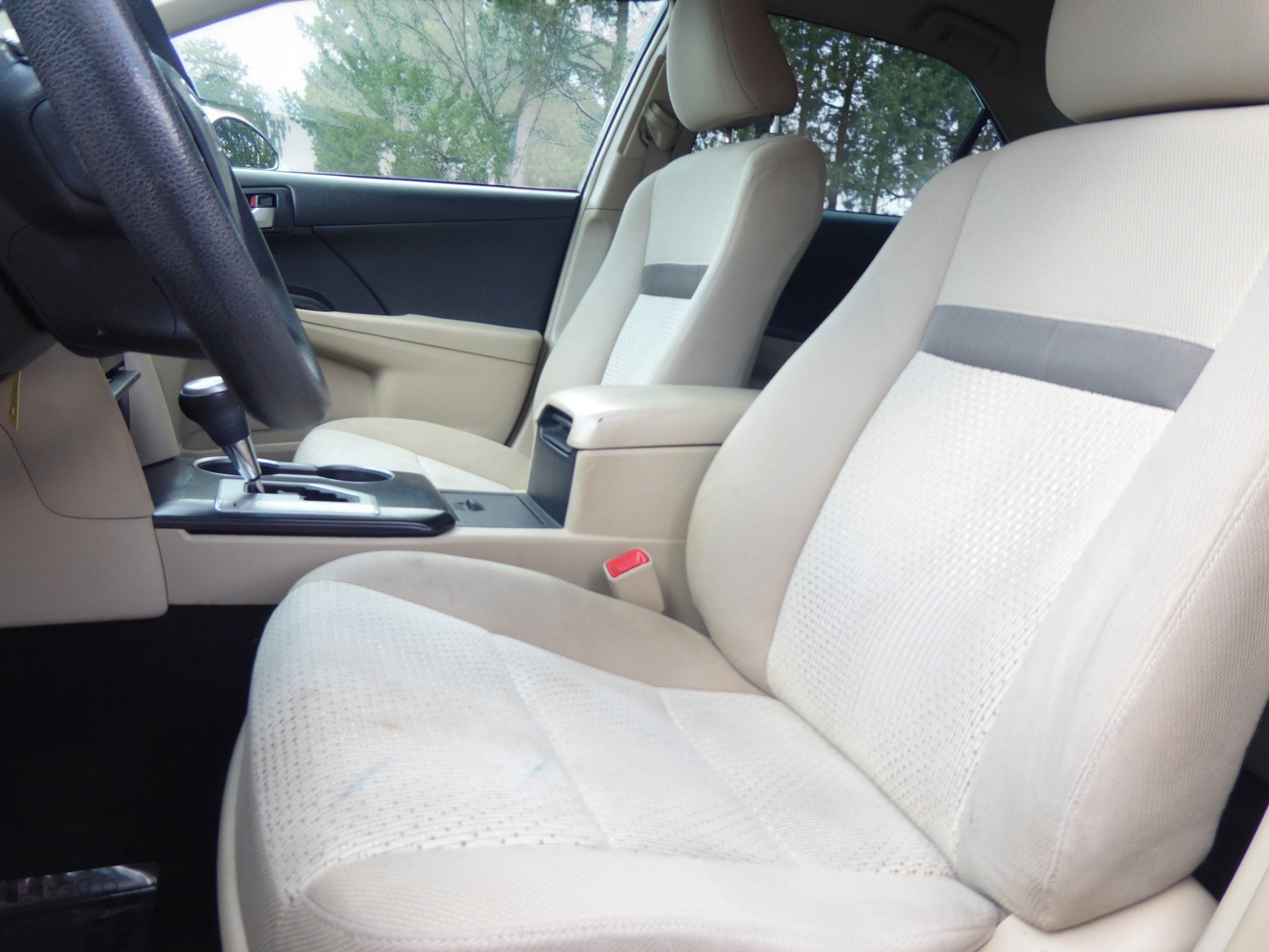 Used 2014 Toyota Camry LE image 14