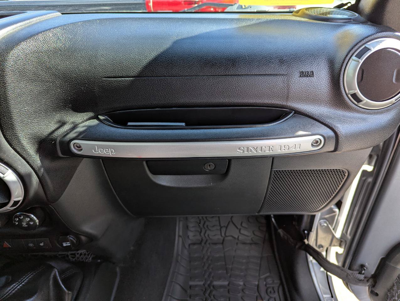 Used 2017 Jeep Wrangler Rubicon AWD/4WD image 35