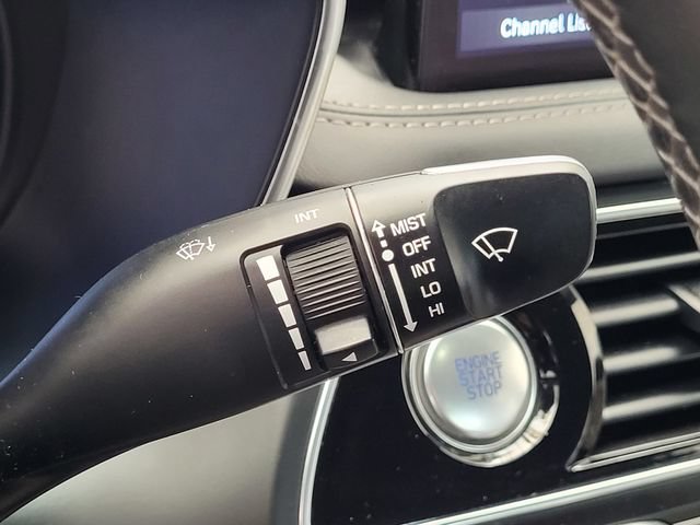 Used 2023 Genesis G70 2.0T RWD image 31
