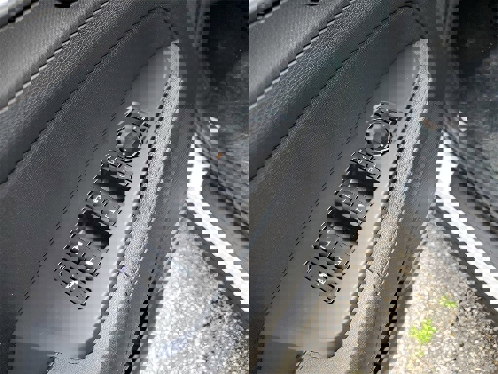 New 2026 Kia Sportage LX image 9