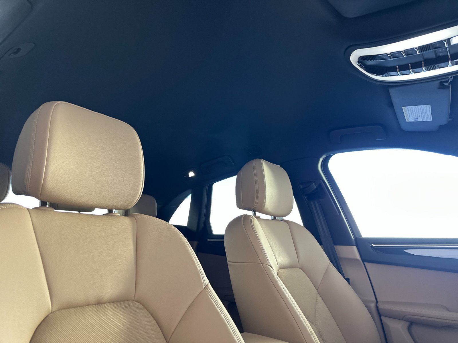 Certified 2026 Porsche Macan AWD/4WD image 19