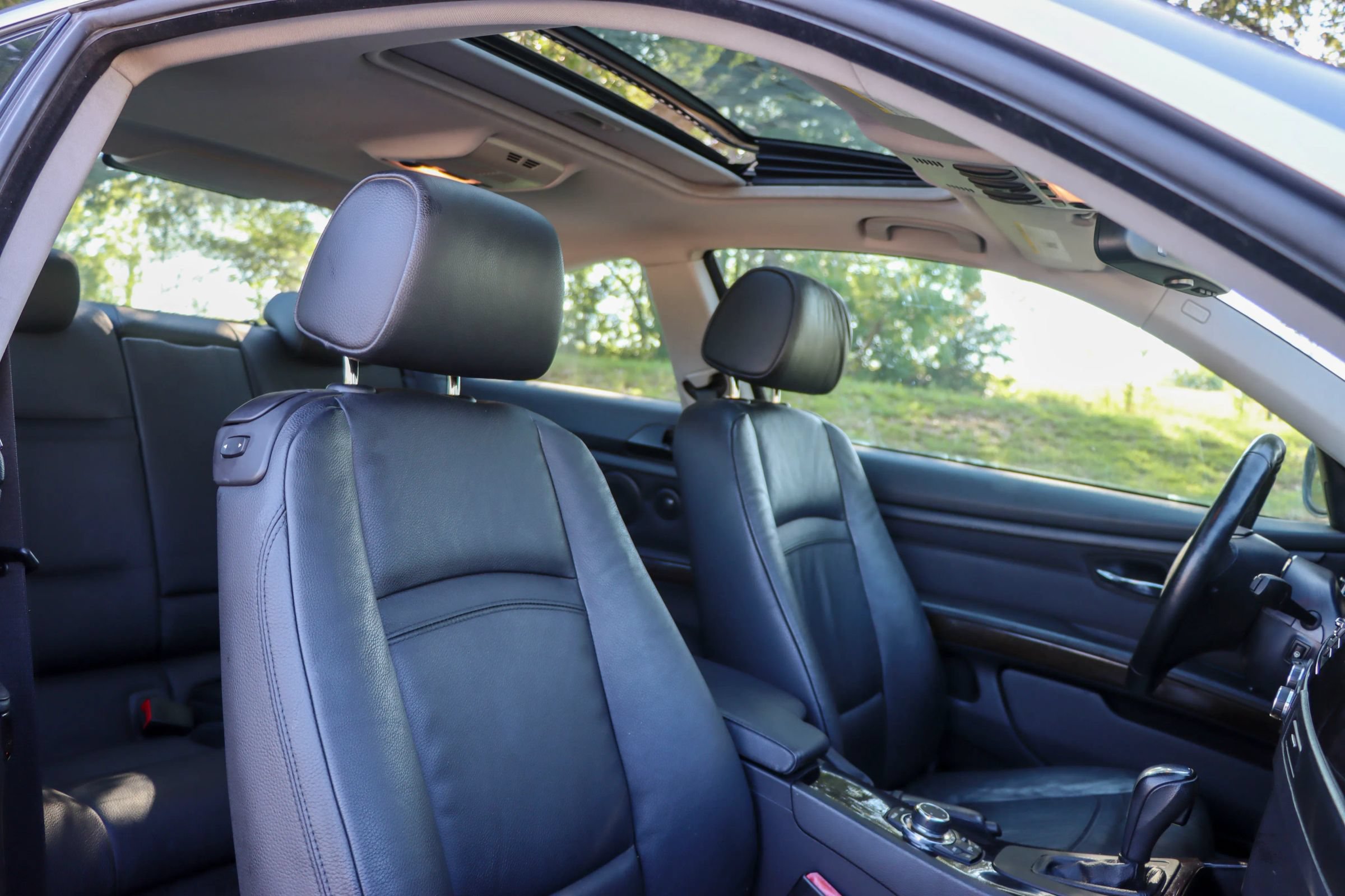 Used 2011 BMW 335i Coupe w/ Premium Pkg RWD image 19