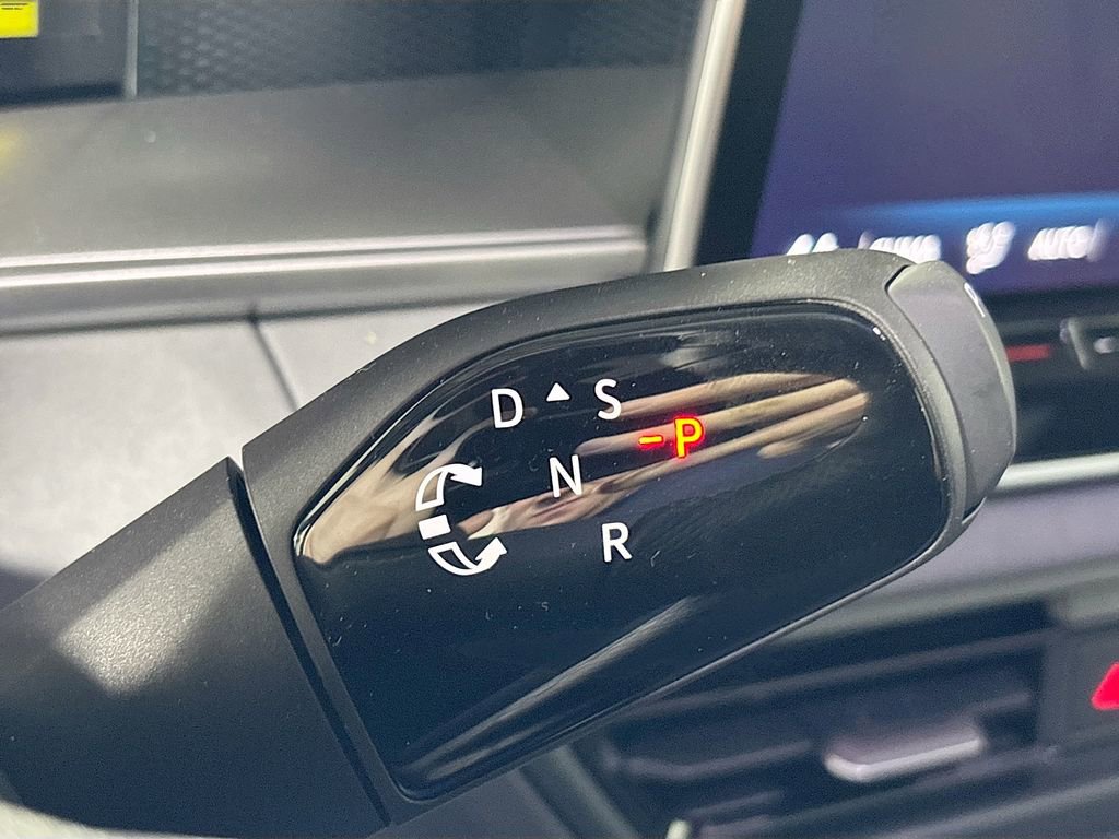 New 2025 Volkswagen Tiguan SE R-Line image 16