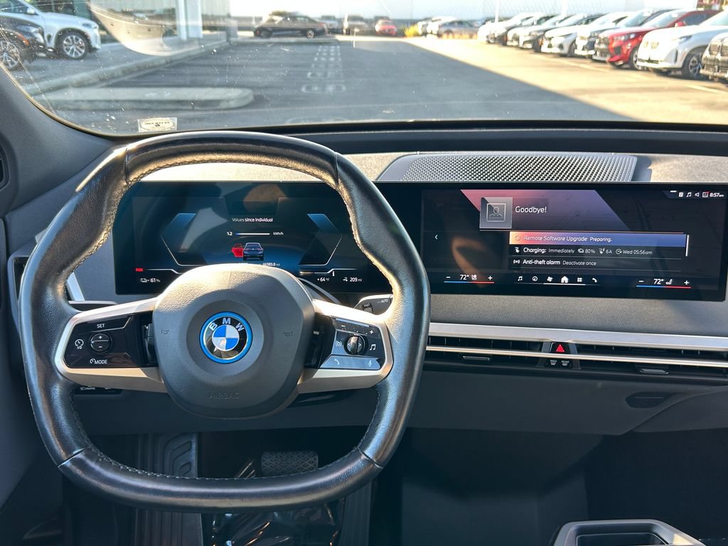 Used 2024 BMW iX xDrive50 w/ Sport Package AWD/4WD image 17