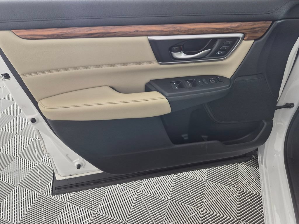 Used 2020 Honda CR-V Touring image 11