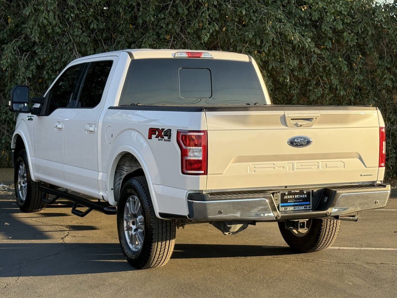 Used 2019 Ford F150 Lariat w/ Max Trailer Tow Package image 5
