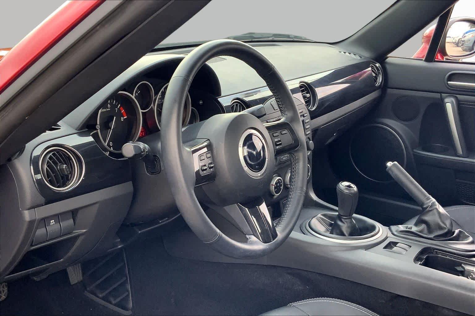 Used 2015 MAZDA MX-5 Miata Grand Touring w/ Premium Package RWD image 18
