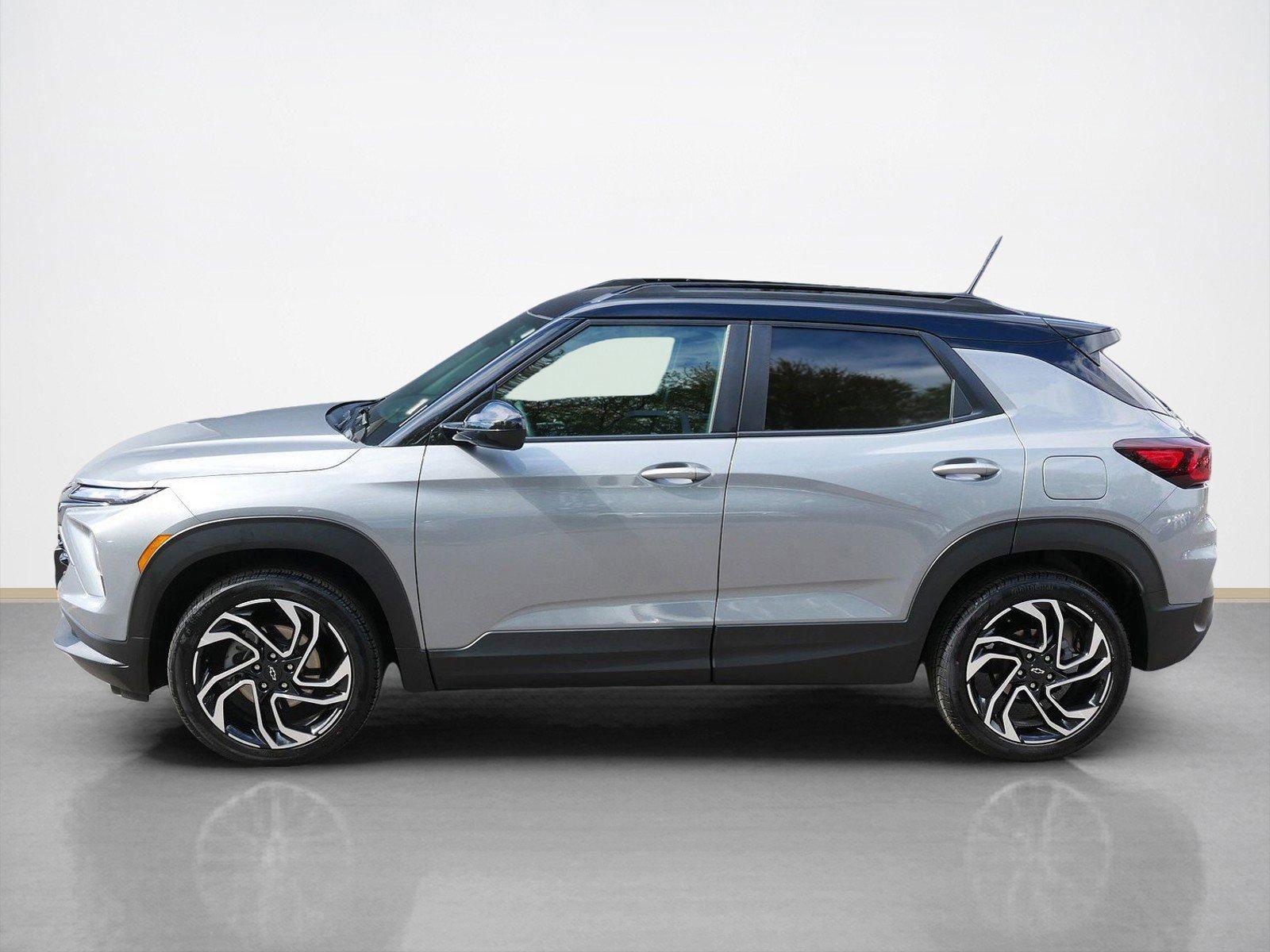 Used 2024 Chevrolet TrailBlazer RS w/ Convenience Package AWD/4WD image 6
