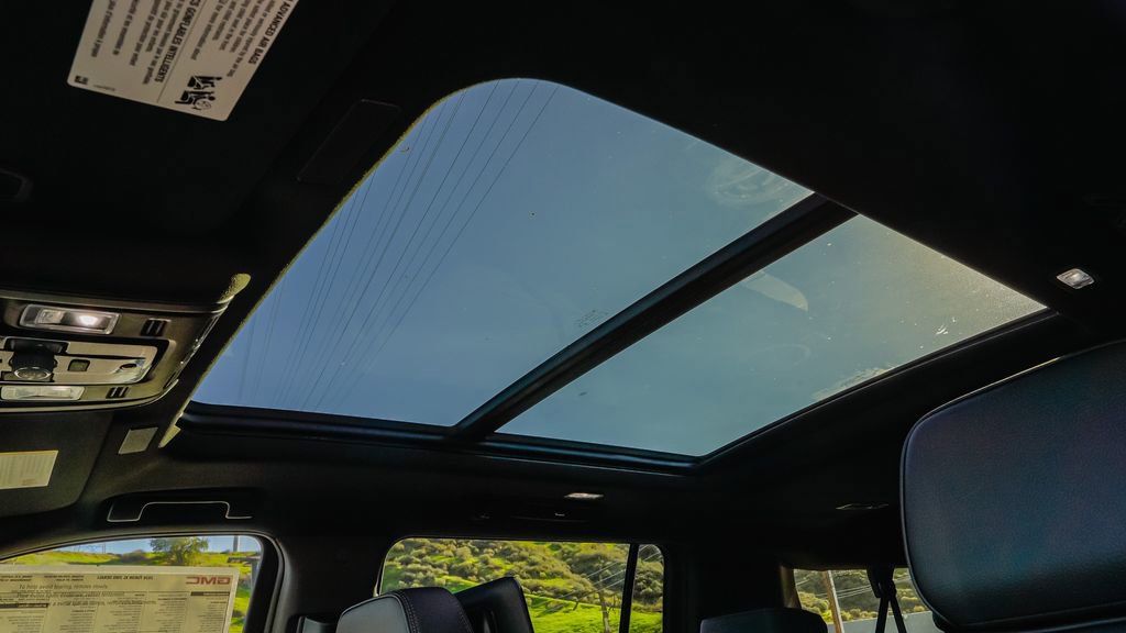 New 2026 GMC Yukon XL Denali w/ Advanced Technology Package image 18