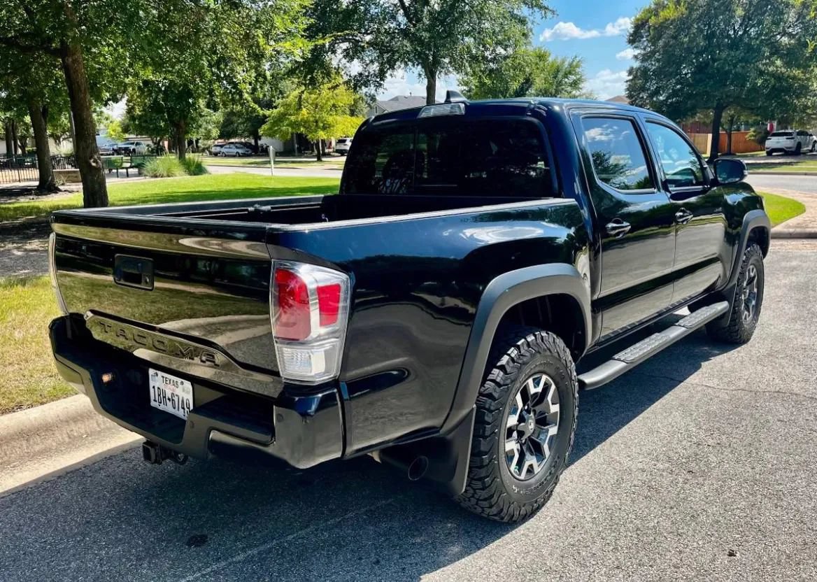 Used 2022 Toyota Tacoma TRD Off-Road w/ Technology Package AWD/4WD image 5