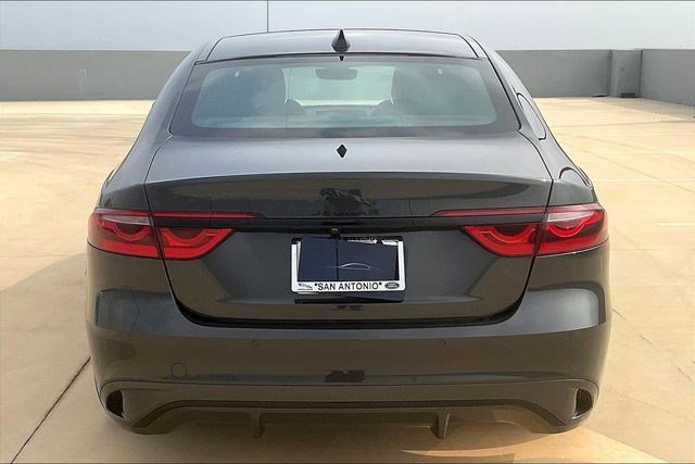 New 2024 Jaguar XF R-Dynamic SE image 4