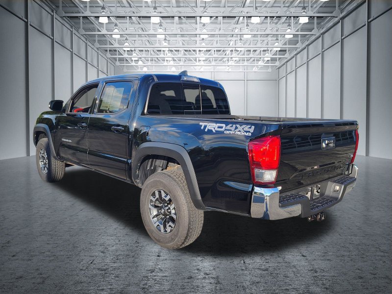 Used 2017 Toyota Tacoma TRD Off-Road w/ Tow Package (A/T) AWD/4WD image 10