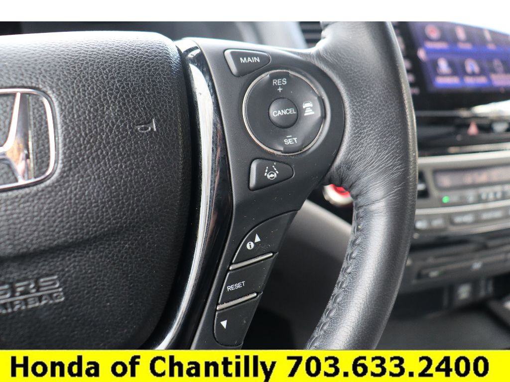 Used 2017 Honda Pilot Touring image 10