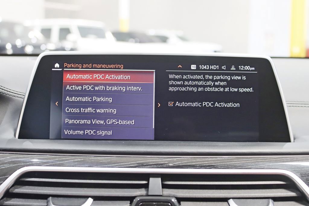 Used 2022 BMW 750i xDrive w/ Executive Package AWD/4WD image 23