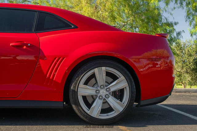 Used 2013 Chevrolet Camaro ZL1 RWD image 5