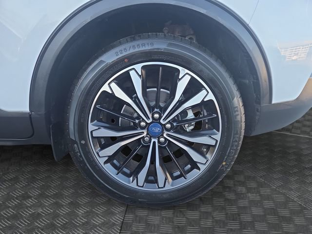 Used 2021 Ford Escape SE w/ SE Sport Appearance Package image 35