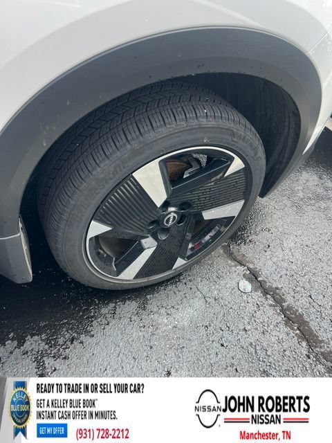 Certified 2025 Nissan Kicks SR FWD image 7
