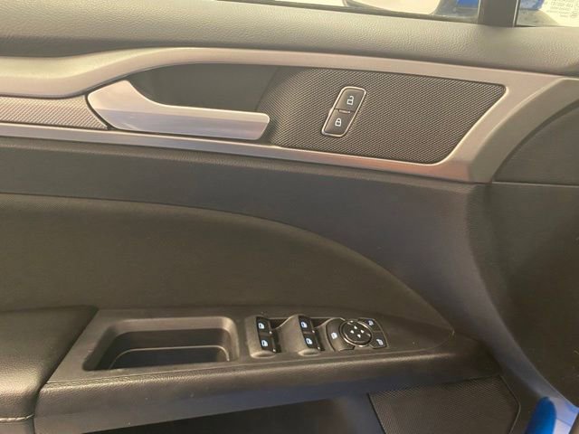 Used 2020 Ford Fusion SE image 20
