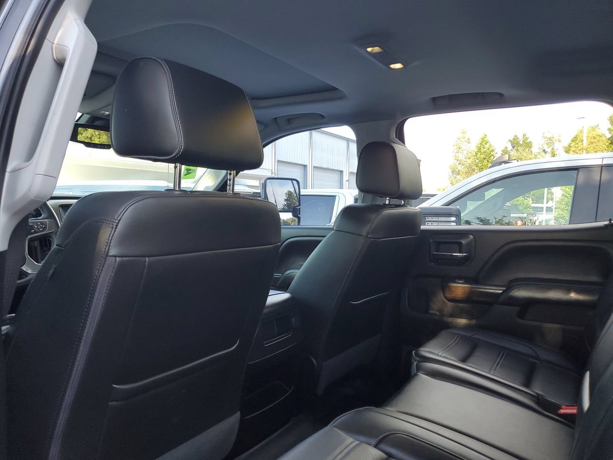 Used 2018 GMC Sierra 2500 Denali w/ Duramax Plus Package AWD/4WD image 10