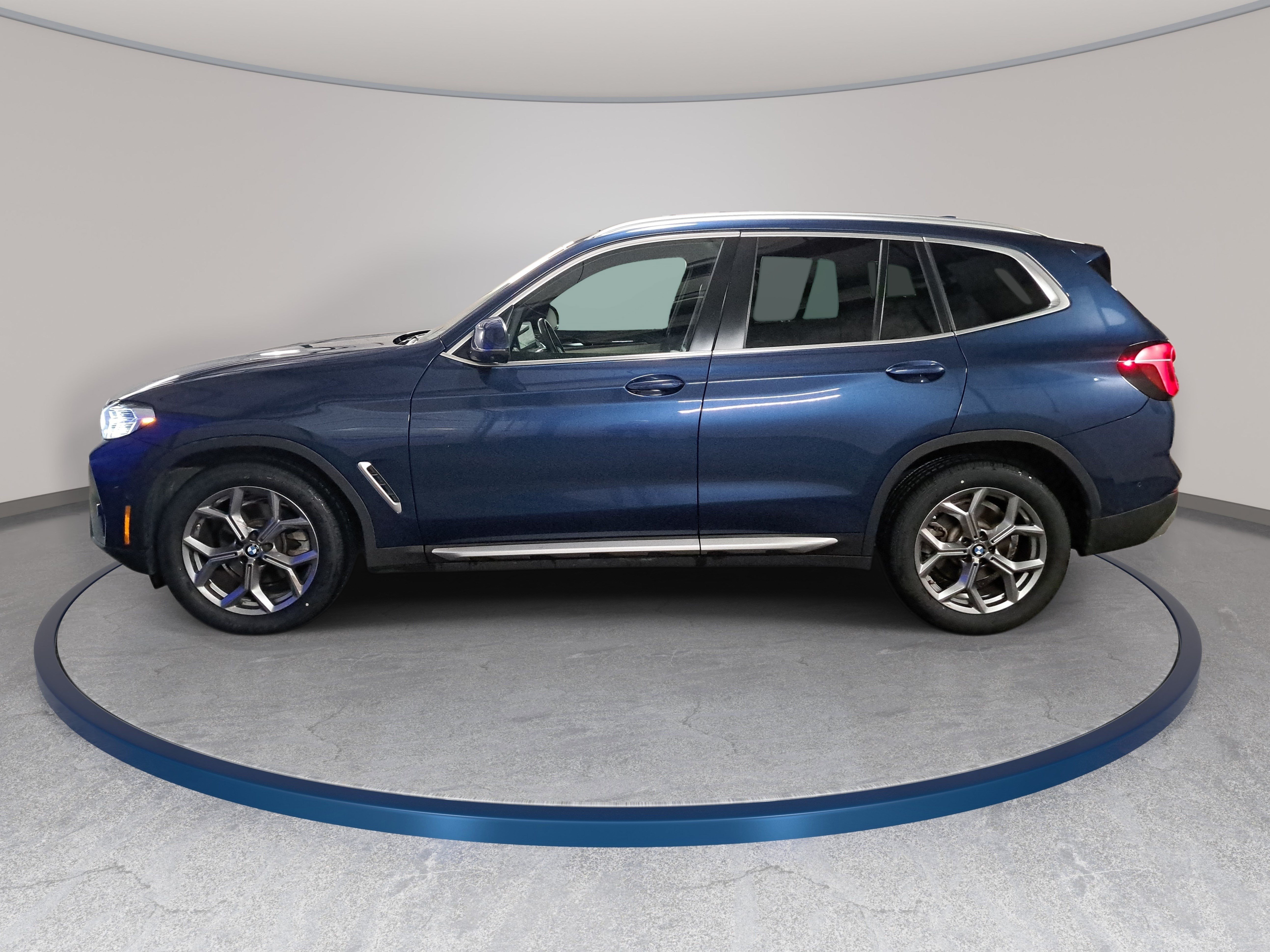 Used 2024 BMW X3 xDrive30i w/ Premium Package AWD/4WD image 9