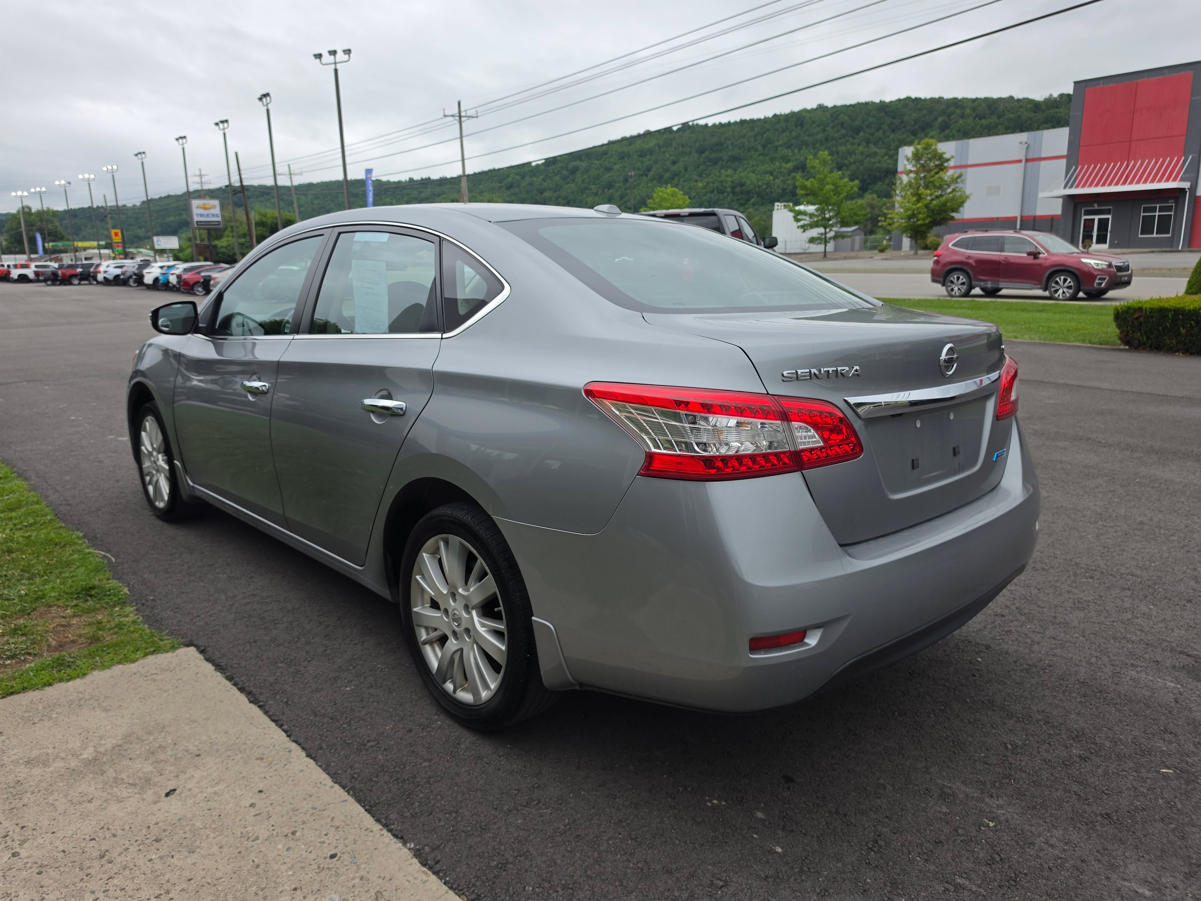 Used 2014 Nissan Sentra SL w/ Leather Package FWD image 6