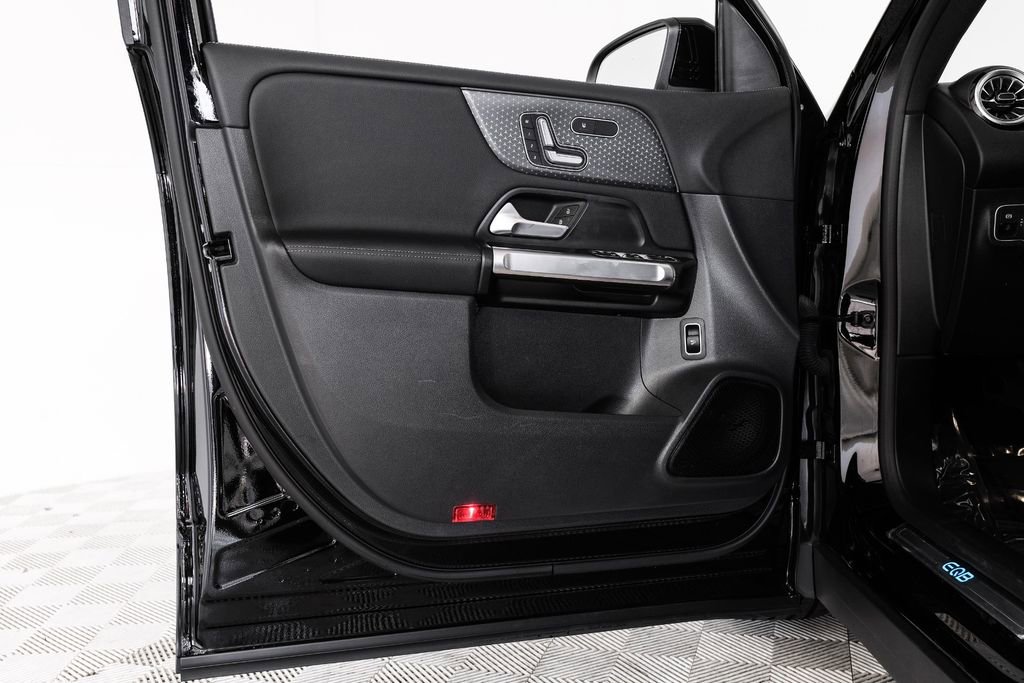 Used 2024 Mercedes-Benz EQB 250+ w/ Winter Package image 40