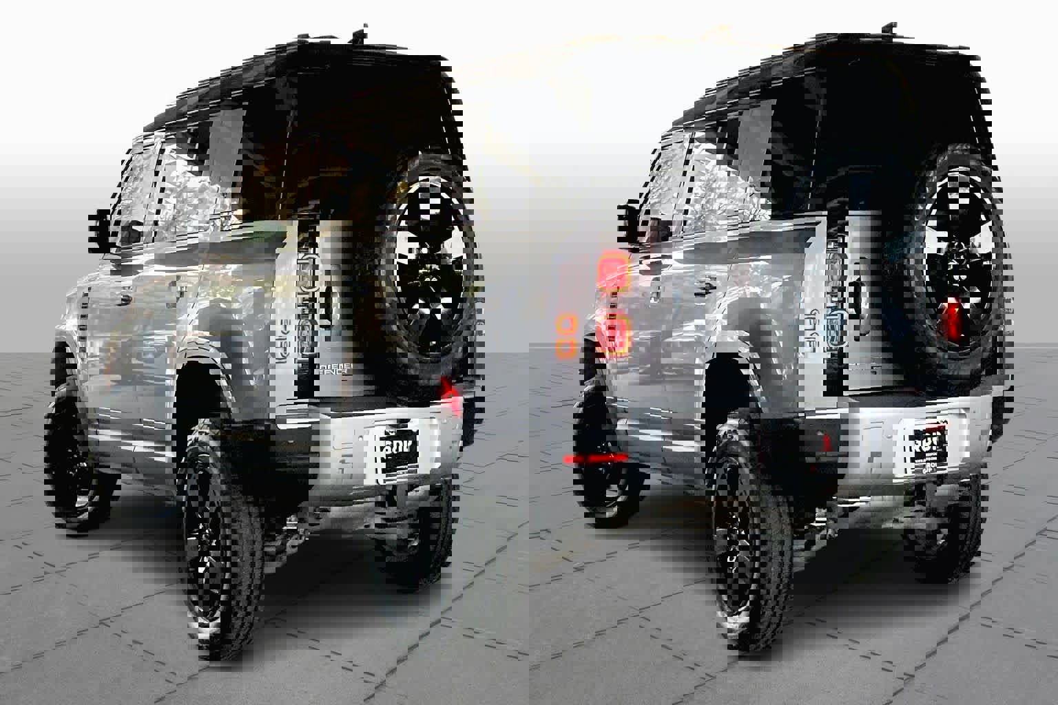 Used 2022 Land Rover Defender 110 SE image 12