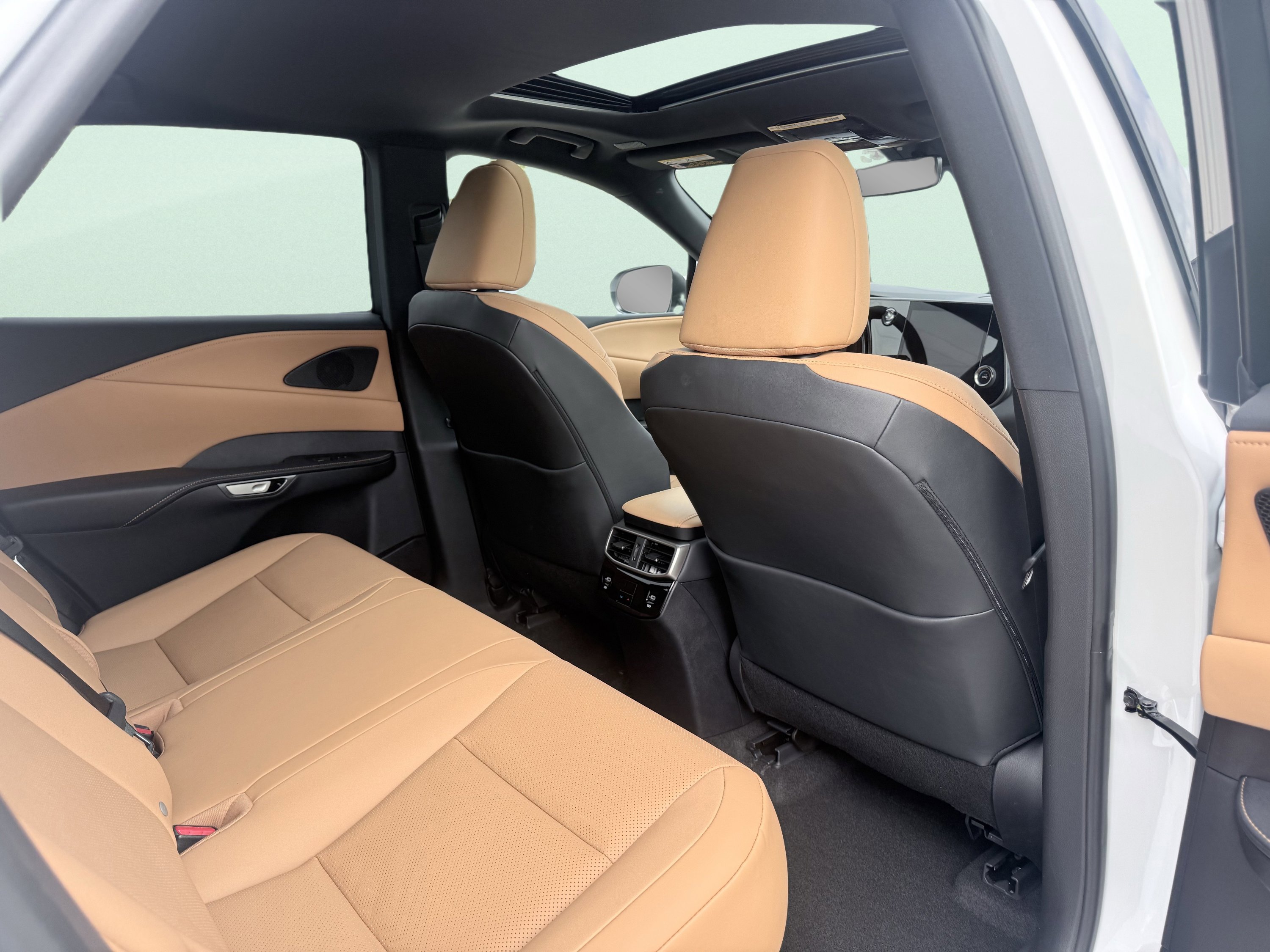 Used 2026 Lexus RX 350 FWD w/ Cold Area Package image 42