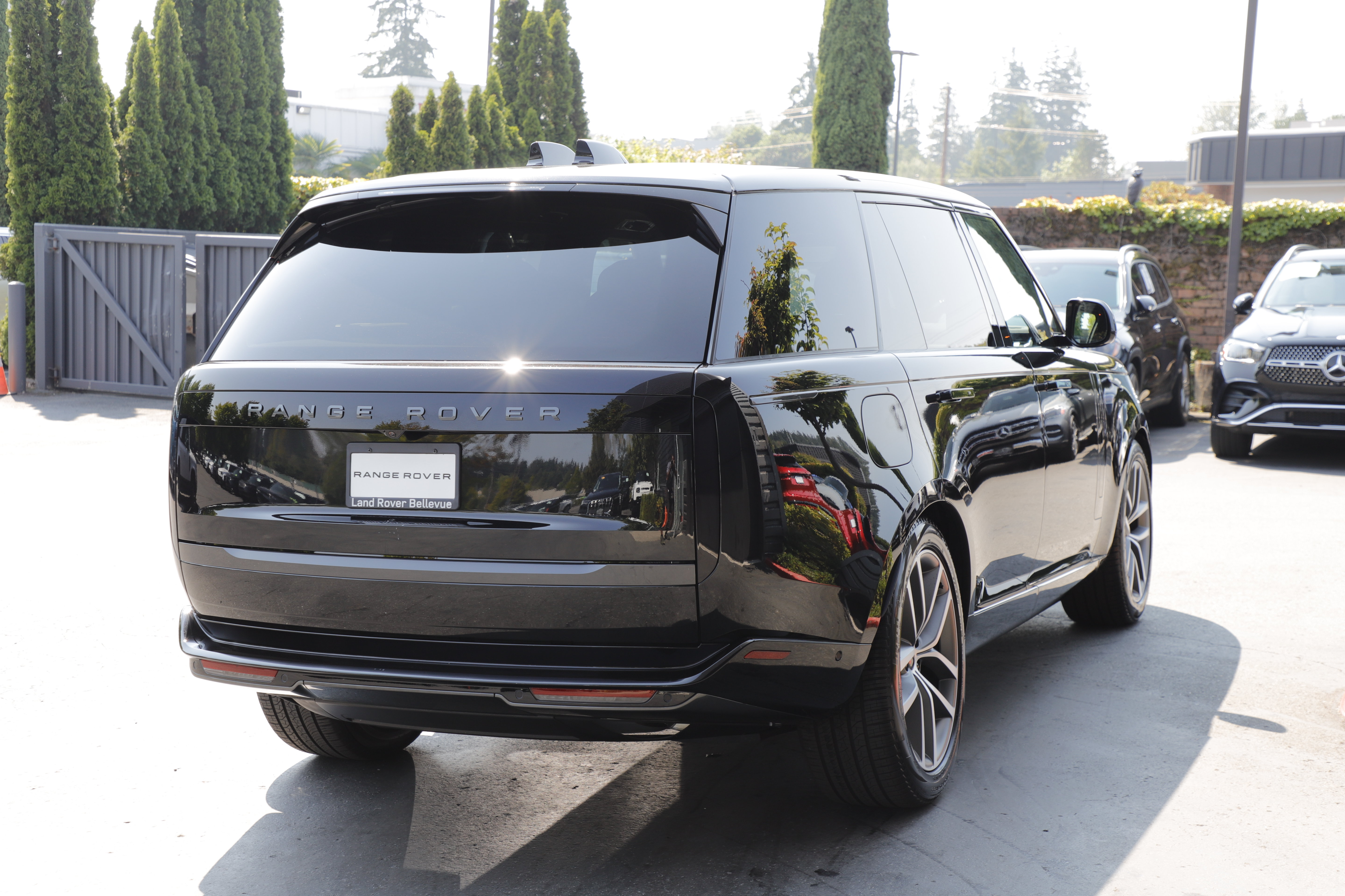 New 2026 Land Rover Range Rover Long Wheelbase SE AWD/4WD image 10