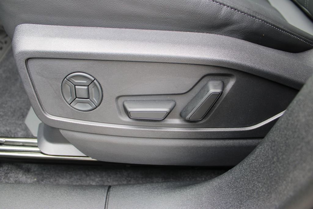 Certified 2025 Audi Q5 Premium w/ Premium Plus AWD/4WD image 28