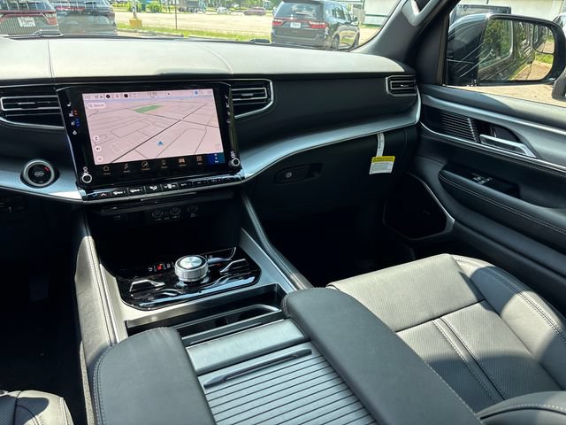 New 2026 Jeep Grand Wagoneer L Limited AWD/4WD image 13