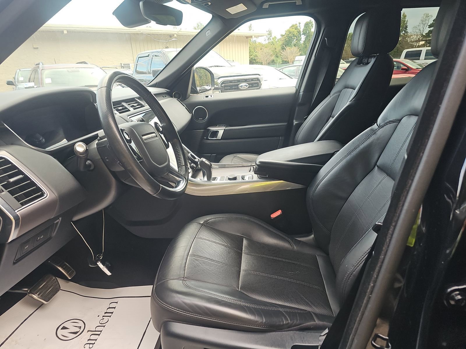 Used 2022 Land Rover Range Rover Sport HST image 28