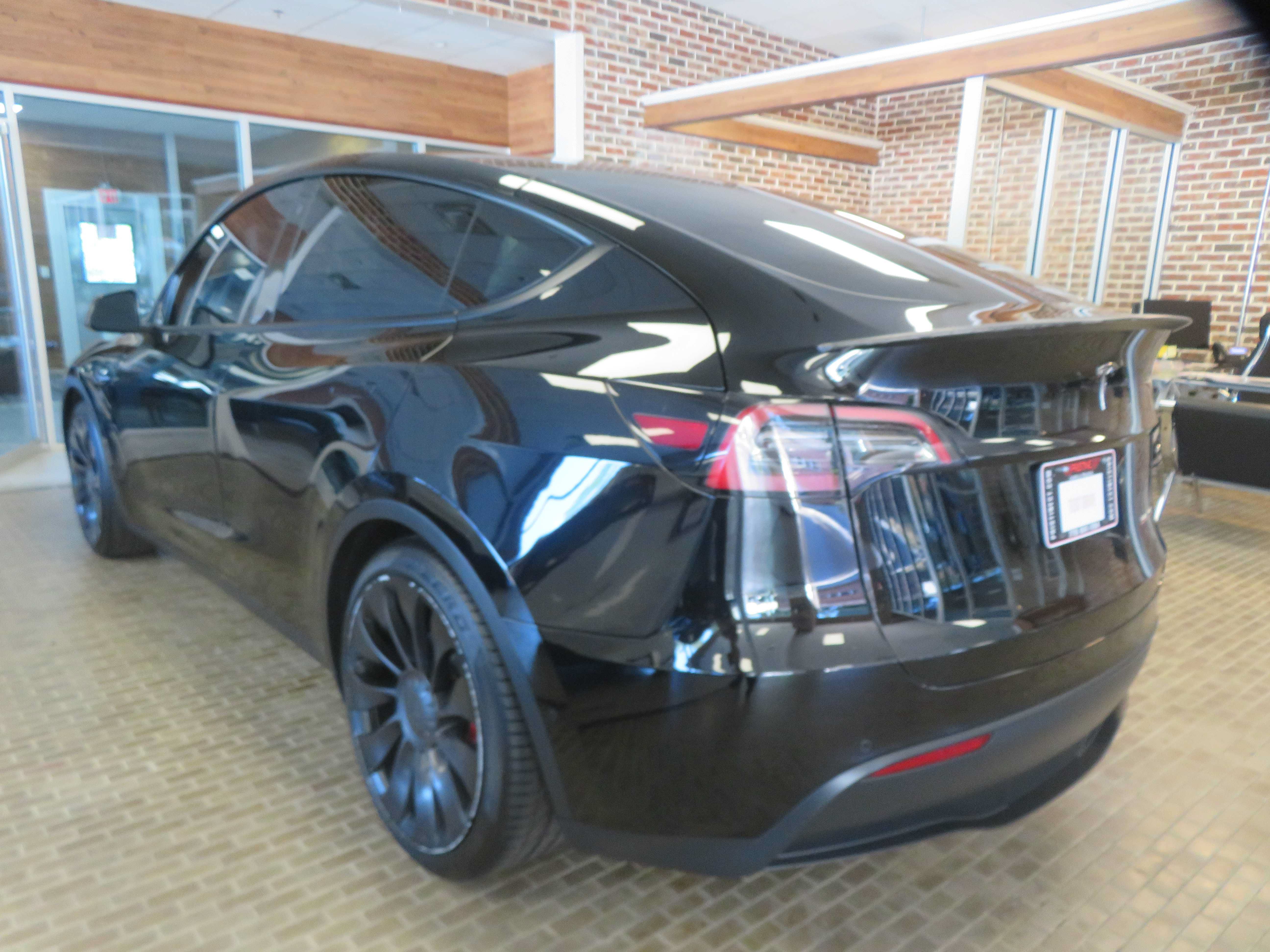 Used 2022 Tesla Model Y Performance AWD/4WD image 6