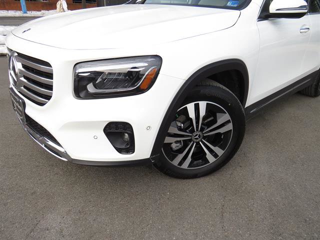 Used 2025 Mercedes-Benz GLB 250 4MATIC image 21