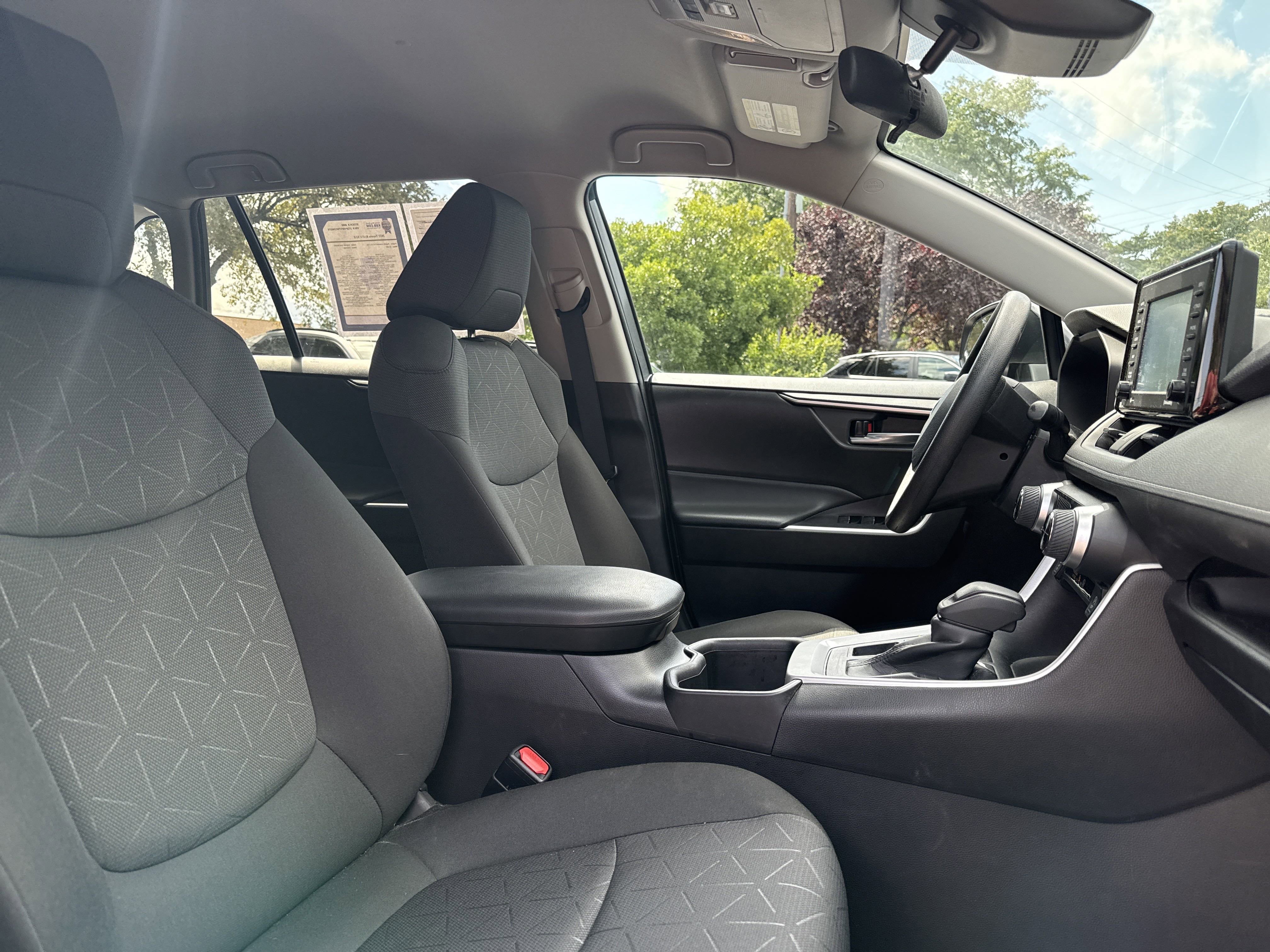 Used 2022 Toyota RAV4 XLE image 8