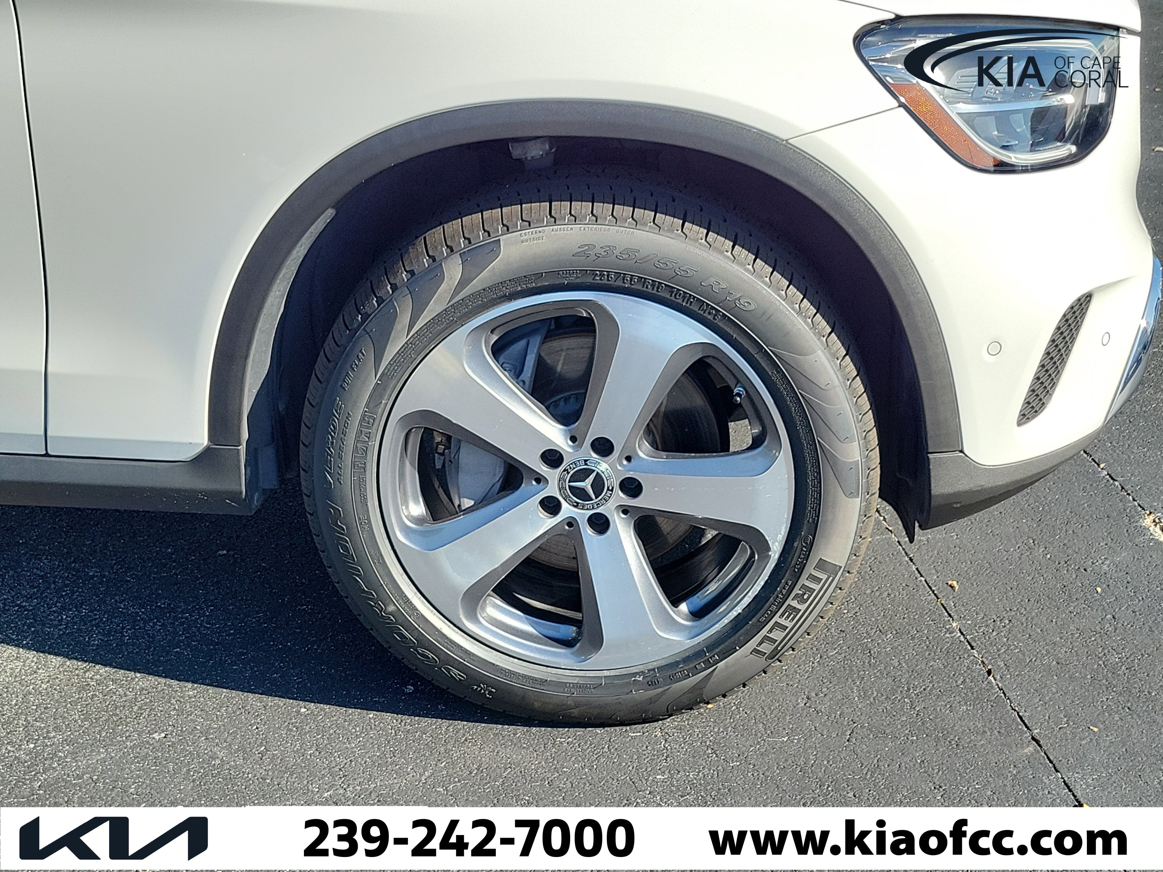 Used 2022 Mercedes-Benz GLC 300 w/ Premium Package Lite image 7