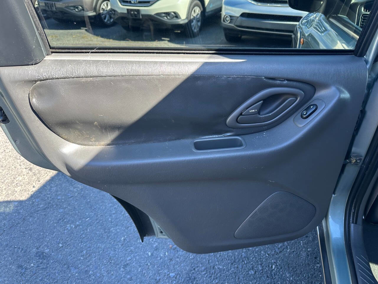 Used 2003 MAZDA Tribute ES image 25