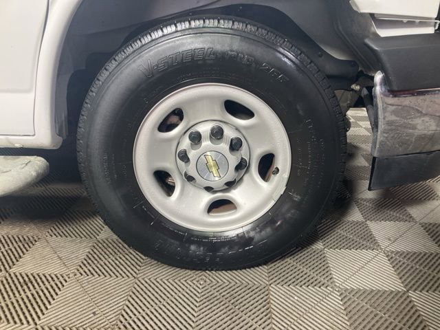 Used 2024 Chevrolet Express 2500 w/ Driver Convenience Package image 22