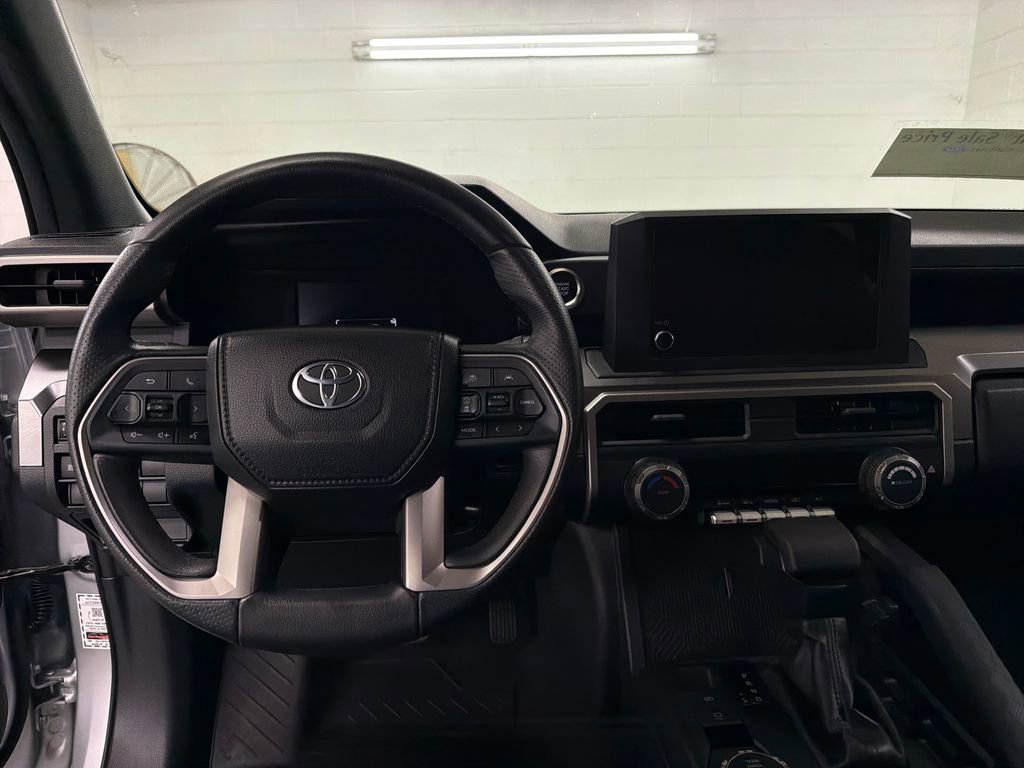 Used 2025 Toyota 4Runner SR5 image 9