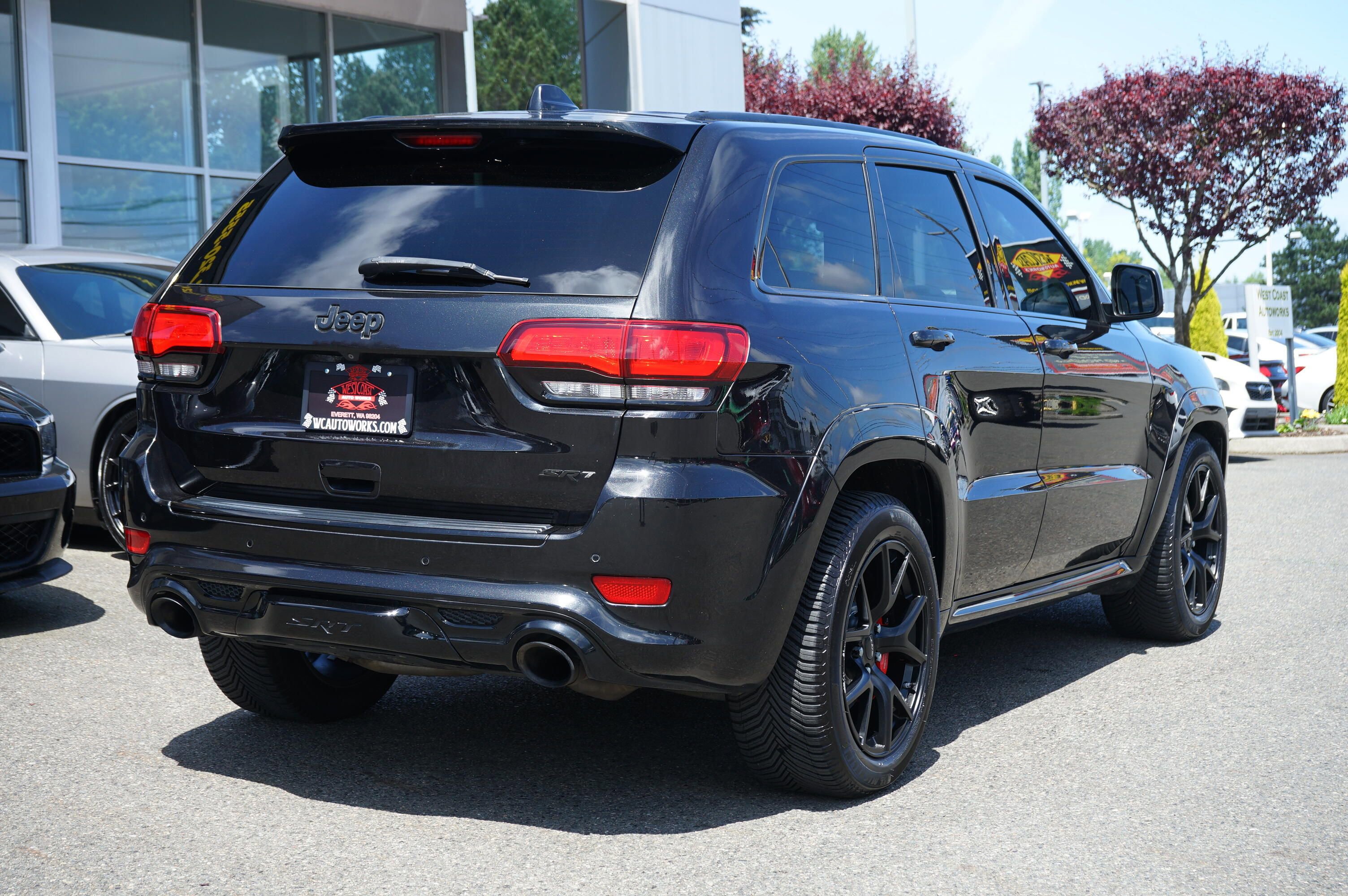 Used 2015 Jeep Grand Cherokee SRT w/ Luxury Group II AWD/4WD image 5
