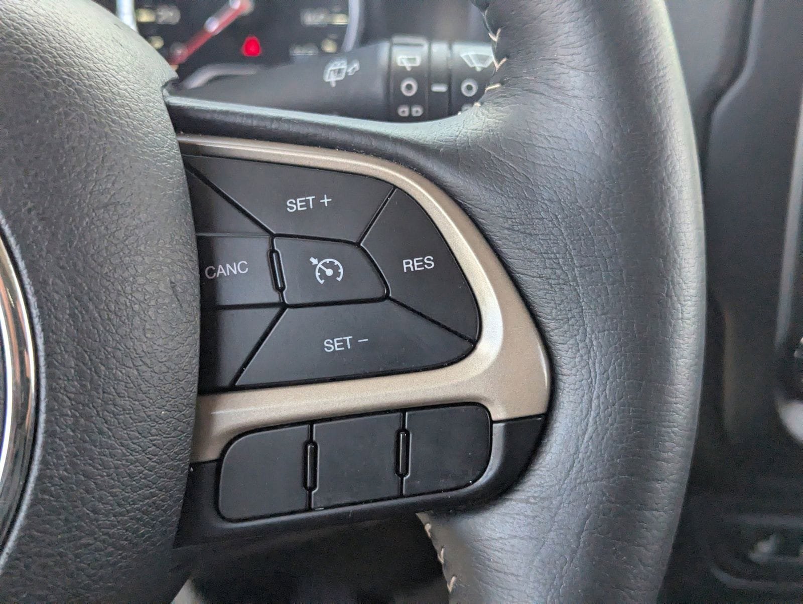 Used 2015 Jeep Renegade Limited FWD image 27