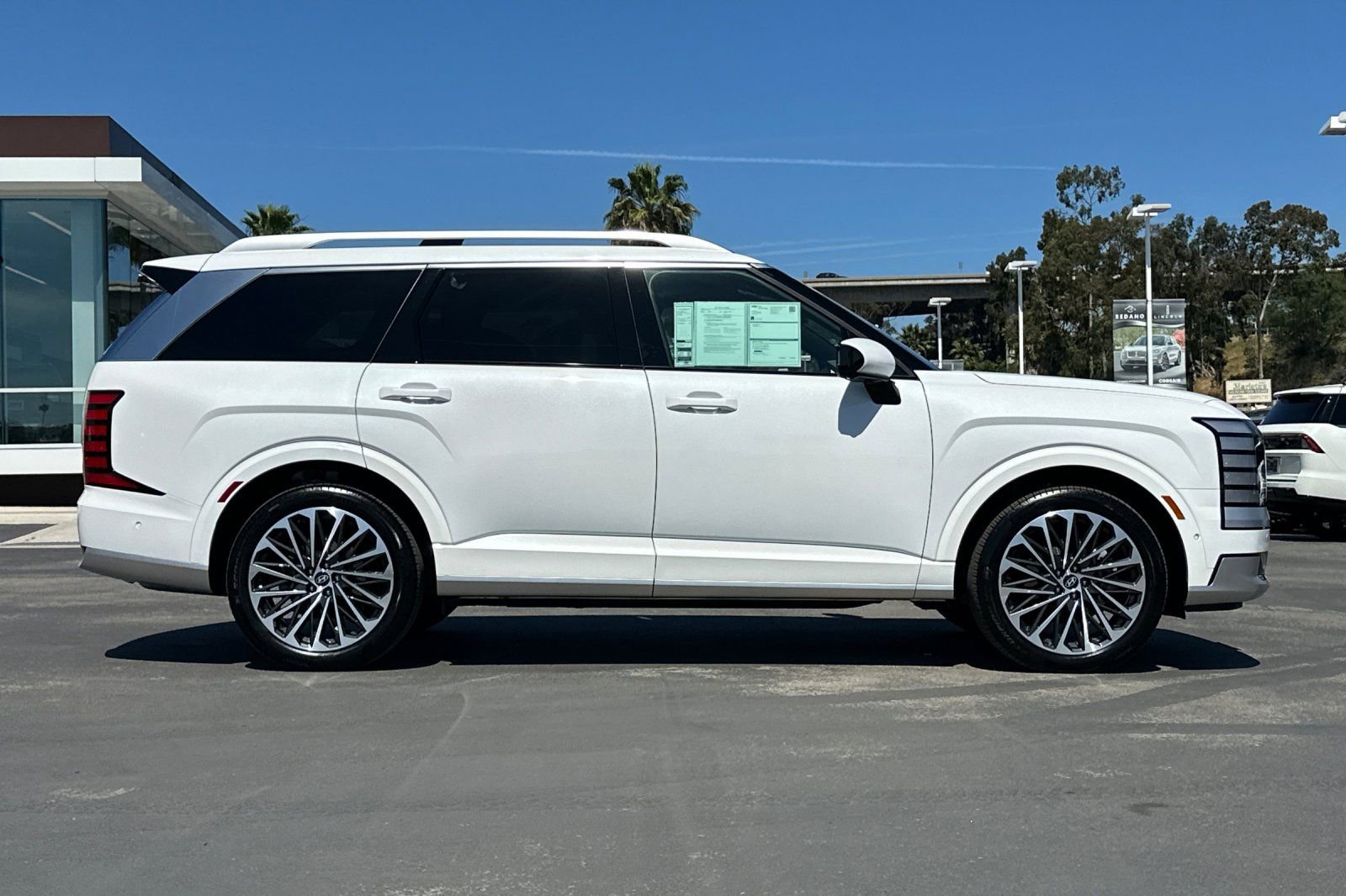 Used 2026 Hyundai Palisade Calligraphy AWD/4WD image 2