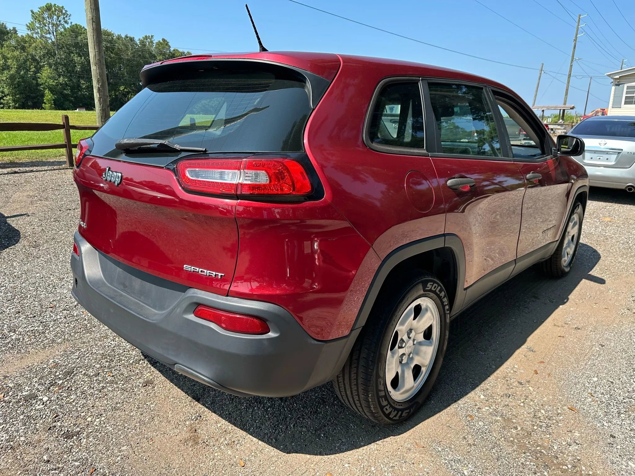Used 2014 Jeep Cherokee Sport image 5