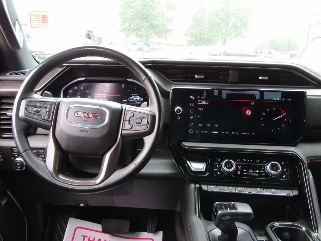 Used 2024 GMC Sierra 1500 AT4 w/ Technology Package AWD/4WD image 5
