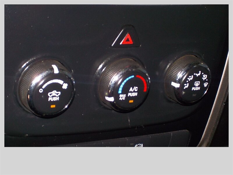 Used 2015 RAM 3500 SLT AWD/4WD image 16