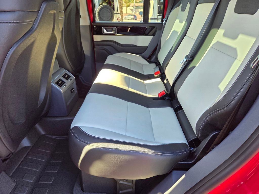 New 2025 INEOS Grenadier Fieldmaster Edition image 12