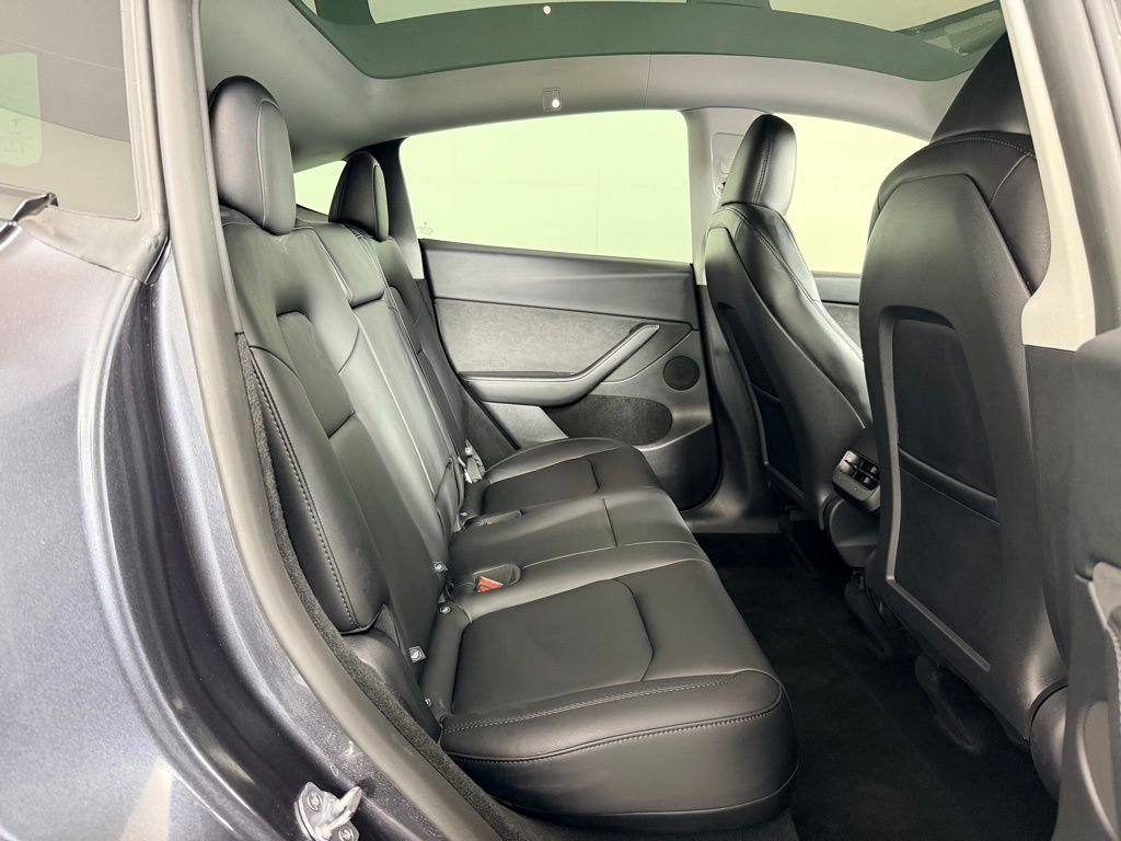 Used 2025 Tesla Model Y Long Range image 24